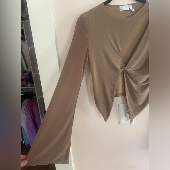 ASOS - Cropped Bell-sleeve Top - US 4 - Picture 4 of 9